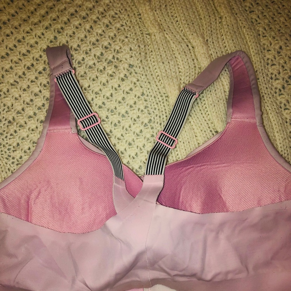 Victoria’s Secret Sports Bra - Picture 2 of 4